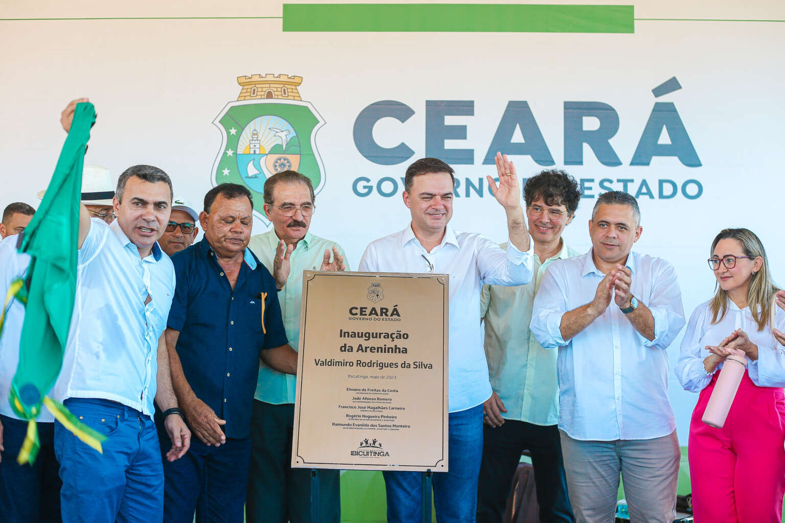 Governo do Ceará entrega areninha 306 do Estado no município de Ibicuitinga